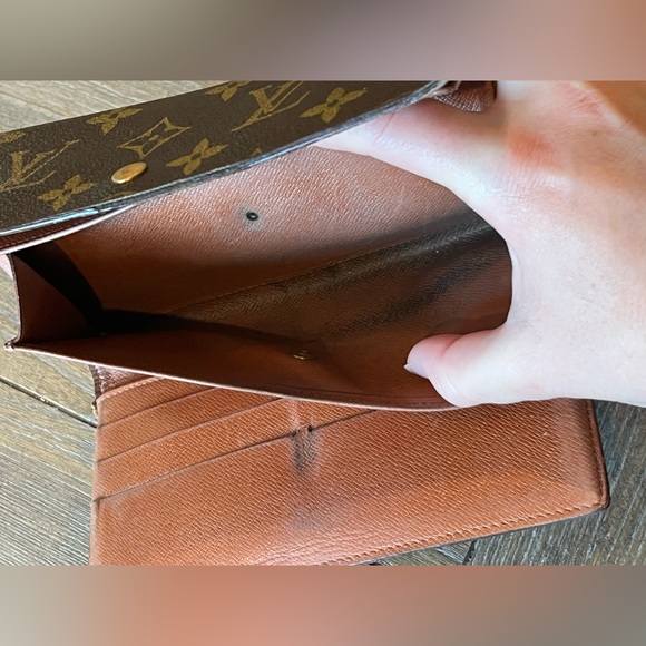 Authentic Louis Vuitton long trifold wallet - Picture 7 of 12